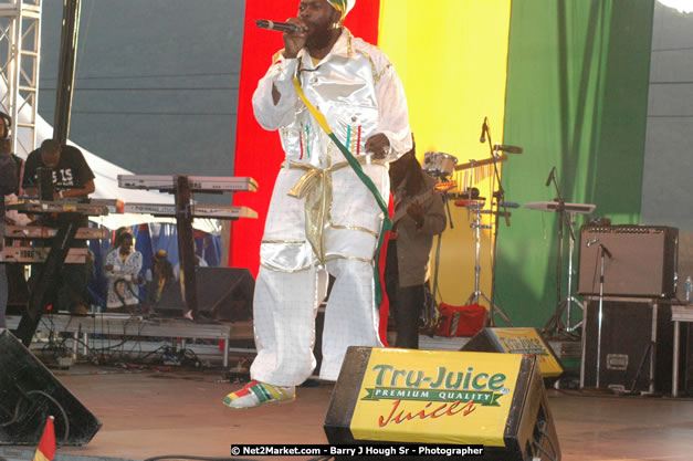 Capleton at Tru-Juice Rebel Salute 2008 - The 15th staging of Tru-Juice Rebel Salute, Saturday, January 12, 2008, Port Kaiser Sports Club, St. Elizabeth, Jamaica W.I. - Photographs by Net2Market.com - Barry J. Hough Sr, Photographer - Negril Travel Guide, Negril Jamaica WI - http://www.negriltravelguide.com - info@negriltravelguide.com...!