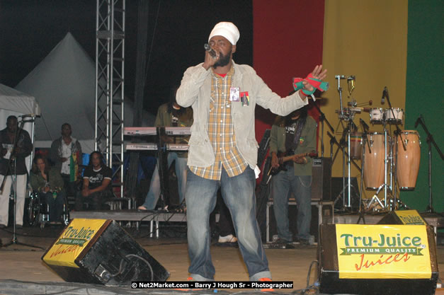 Luton Fyah at Tru-Juice Rebel Salute 2008 - The 15th staging of Tru-Juice Rebel Salute, Saturday, January 12, 2008, Port Kaiser Sports Club, St. Elizabeth, Jamaica W.I. - Photographs by Net2Market.com - Barry J. Hough Sr, Photographer - Negril Travel Guide, Negril Jamaica WI - http://www.negriltravelguide.com - info@negriltravelguide.com...!