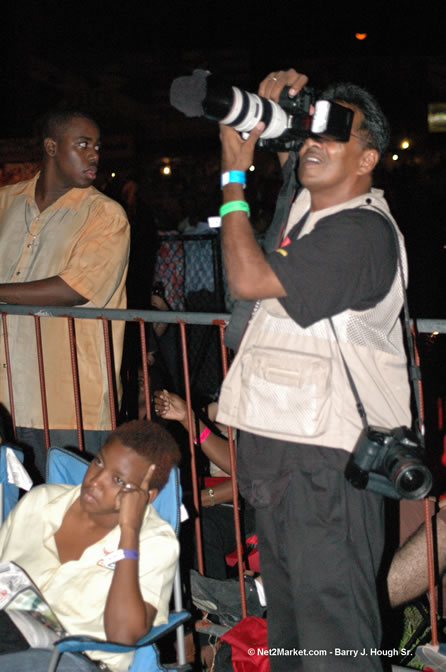 Other Photos - Red Stripe Reggae Sumfest 2005 - International Night #2 - July 23th, 2005 - Negril Travel Guide, Negril Jamaica WI - http://www.negriltravelguide.com - info@negriltravelguide.com...!