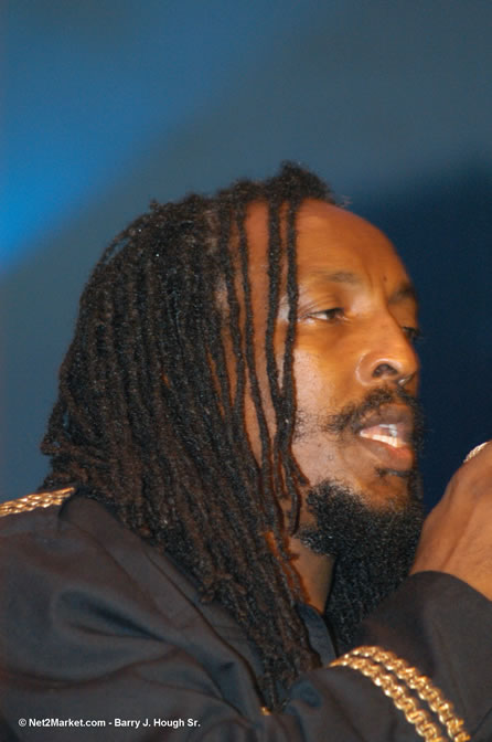 Mackie Concious - Red Stripe Reggae Sumfest 2005 - International Night - July 22th, 2005 - Negril Travel Guide, Negril Jamaica WI - http://www.negriltravelguide.com - info@negriltravelguide.com...!