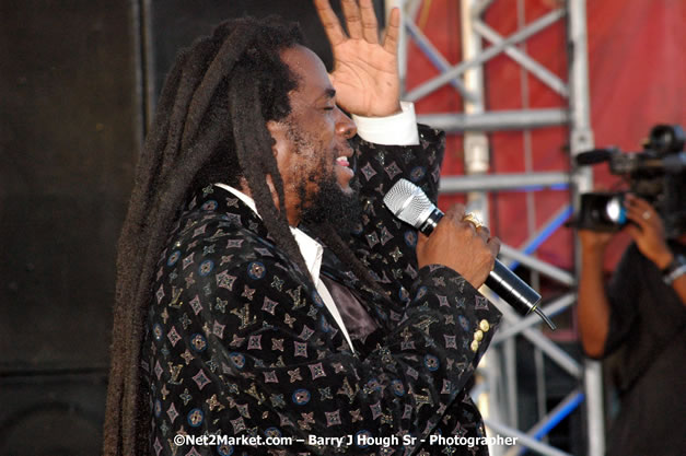 Half Pint - Red Stripe Reggae Sumfest 2007 - Zenith - Saturday, July 21, 2007 - Catherine Hall, Montego Bay, St James, Jamaica W.I. - Negril Travel Guide, Negril Jamaica WI - http://www.negriltravelguide.com - info@negriltravelguide.com...!