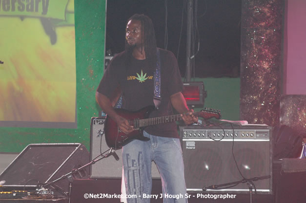 Lady Saw - Explosion - Red Stripe Reggae Sumfest 2007 - Thursday, July 19, 2007 - Red Stripe Reggae Sumfest 2007 at Catherine Hall, Montego Bay, St James, Jamaica W.I. - Negril Travel Guide, Negril Jamaica WI - http://www.negriltravelguide.com - info@negriltravelguide.com...!