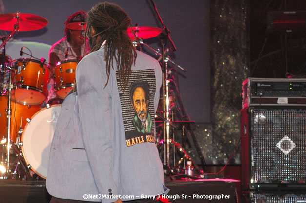 Tarrus Riley - Red Stripe Reggae Sumfest 2007 - Zenith - Saturday, July 21, 2007 - Catherine Hall, Montego Bay, St James, Jamaica W.I. - Negril Travel Guide, Negril Jamaica WI - http://www.negriltravelguide.com - info@negriltravelguide.com...!