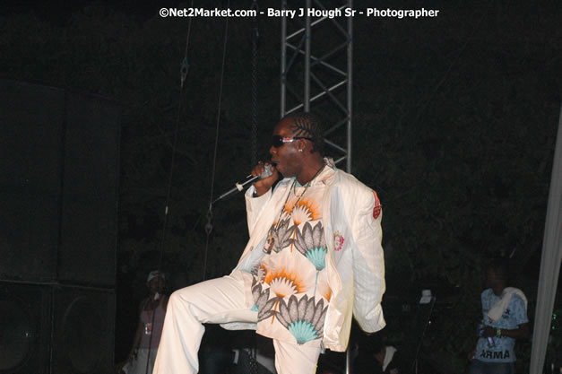 VYBZ Kartel - Explosion - Red Stripe Reggae Sumfest 2007 - Thursday, July 19, 2007 - Red Stripe Reggae Sumfest 2007 at Catherine Hall, Montego Bay, St James, Jamaica W.I. - Negril Travel Guide, Negril Jamaica WI - http://www.negriltravelguide.com - info@negriltravelguide.com...!