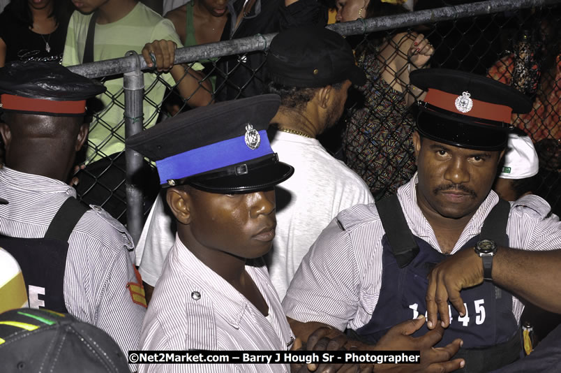 T - Pain @ Red Stripe Reggae Sumfest 2008 International Night 2, Catherine Hall, Montego Bay - Saturday, July 19, 2008 - Reggae Sumfest 2008 July 13 - July 19, 2008 - Photographs by Net2Market.com - Barry J. Hough Sr. Photojournalist/Photograper - Photographs taken with a Nikon D300 - Negril Travel Guide, Negril Jamaica WI - http://www.negriltravelguide.com - info@negriltravelguide.com...!