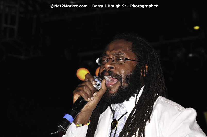 Tarrus Riley @ Red Stripe Reggae Sumfest 2008 International Night 2, Catherine Hall, Montego Bay - Saturday, July 19, 2008 - Reggae Sumfest 2008 July 13 - July 19, 2008 - Photographs by Net2Market.com - Barry J. Hough Sr. Photojournalist/Photograper - Photographs taken with a Nikon D300 - Negril Travel Guide, Negril Jamaica WI - http://www.negriltravelguide.com - info@negriltravelguide.com...!