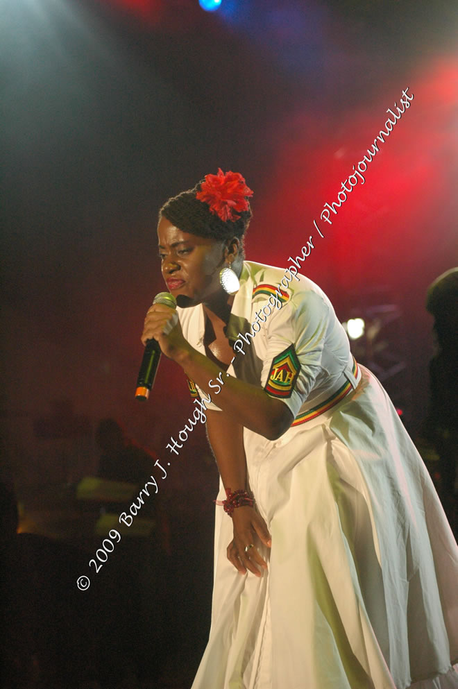 Etana @ Reggae Sumfest 2009 - International Night 2 - Reggae Sumfest 2009,Catherine Hall, Montego Bay, St. James, Jamaica W.I. - Saturday, July 25, 2009 - Reggae Sumfest 2009, July 19 - 25, 2009 - Photographs by Net2Market.com - Barry J. Hough Sr. Photojournalist/Photograper - Photographs taken with a Nikon D70, D100, or D300 - Negril Travel Guide, Negril Jamaica WI - http://www.negriltravelguide.com - info@negriltravelguide.com...!