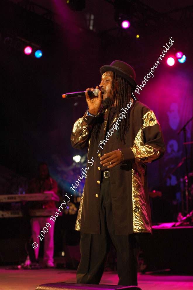 Mackie Conscious  @ Reggae Sumfest 2009 - International Night 2 - Reggae Sumfest 2009,Catherine Hall, Montego Bay, St. James, Jamaica W.I. - Saturday, July 25, 2009 - Reggae Sumfest 2009, July 19 - 25, 2009 - Photographs by Net2Market.com - Barry J. Hough Sr. Photojournalist/Photograper - Photographs taken with a Nikon D70, D100, or D300 - Negril Travel Guide, Negril Jamaica WI - http://www.negriltravelguide.com - info@negriltravelguide.com...!