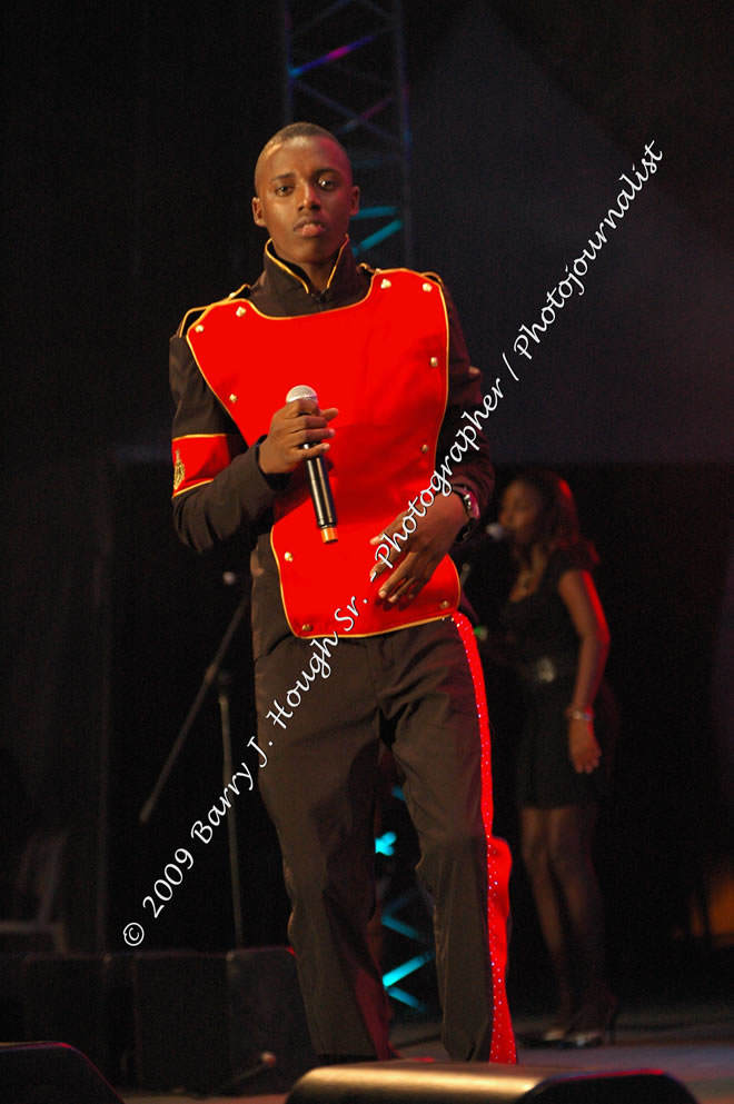 Romain Virgo  @ Reggae Sumfest 2009 - International Night 2 - Reggae Sumfest 2009,Catherine Hall, Montego Bay, St. James, Jamaica W.I. - Saturday, July 25, 2009 - Reggae Sumfest 2009, July 19 - 25, 2009 - Photographs by Net2Market.com - Barry J. Hough Sr. Photojournalist/Photograper - Photographs taken with a Nikon D70, D100, or D300 - Negril Travel Guide, Negril Jamaica WI - http://www.negriltravelguide.com - info@negriltravelguide.com...!