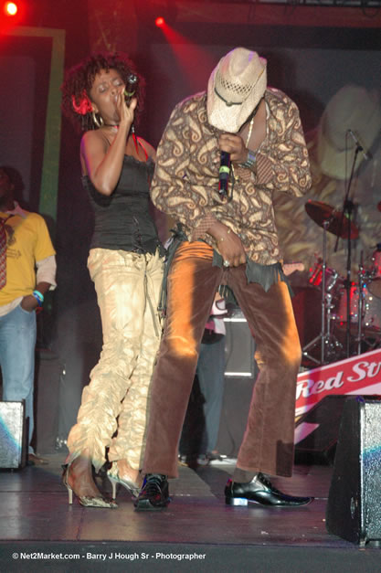 Cherine Anderson - Red Stripe Reggae Sumfest 2006 - The Summit - Jamaica's Greatest, The World's Best - Saturday, July 22, 2006 - Montego Bay, Jamaica - Negril Travel Guide, Negril Jamaica WI - http://www.negriltravelguide.com - info@negriltravelguide.com...!