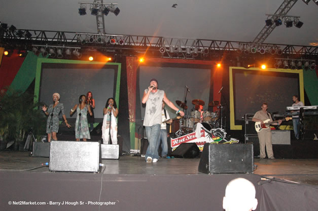 Damian Marley - Red Stripe Reggae Sumfest 2006 - The Summit - Jamaica's Greatest, The World's Best - Saturday, July 22, 2006 - Montego Bay, Jamaica - Negril Travel Guide, Negril Jamaica WI - http://www.negriltravelguide.com - info@negriltravelguide.com...!