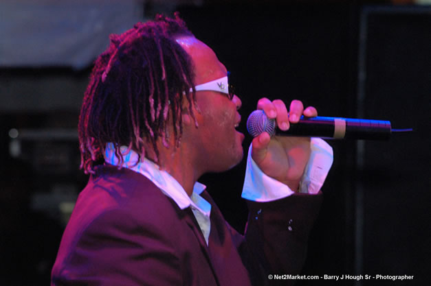 Noddy Virtue - Ignition - The Internation Fire Blazes - Friday, July 21, 2006 - Montego Bay, Jamaica - Negril Travel Guide, Negril Jamaica WI - http://www.negriltravelguide.com - info@negriltravelguide.com...!