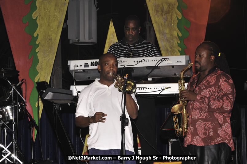 Andy Vernon @ Reggae Sumfest 2008 International Night 2, Catherine Hall, Montego Bay - Saturday, July 19, 2008 - Reggae Sumfest 2008 July 13 - July 19, 2008 - Photographs by Net2Market.com - Barry J. Hough Sr. Photojournalist/Photograper - Photographs taken with a Nikon D300 - Negril Travel Guide, Negril Jamaica WI - http://www.negriltravelguide.com - info@negriltravelguide.com...!