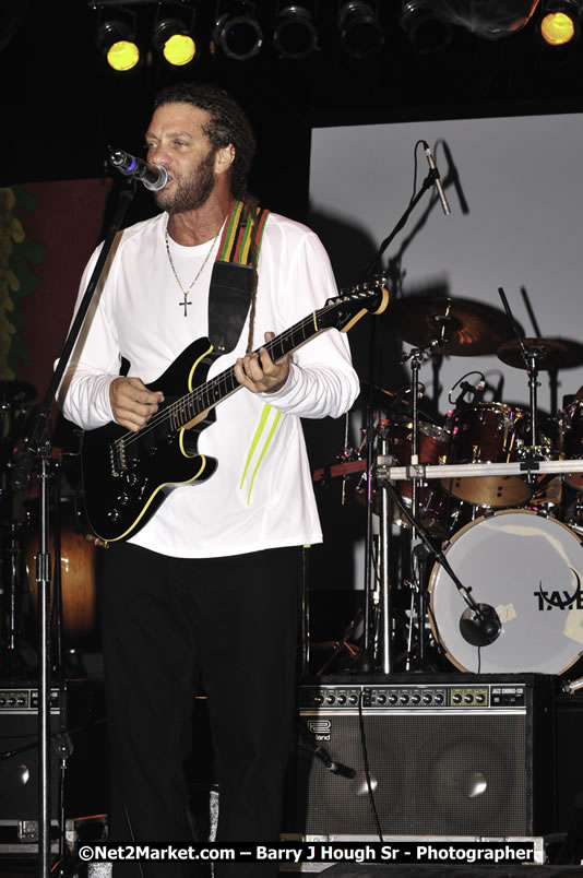 Andy Vernon @ Reggae Sumfest 2008 International Night 2, Catherine Hall, Montego Bay - Saturday, July 19, 2008 - Reggae Sumfest 2008 July 13 - July 19, 2008 - Photographs by Net2Market.com - Barry J. Hough Sr. Photojournalist/Photograper - Photographs taken with a Nikon D300 - Negril Travel Guide, Negril Jamaica WI - http://www.negriltravelguide.com - info@negriltravelguide.com...!