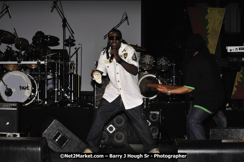 Bonafide @ Reggae Sumfest 2008 International Night 2, Catherine Hall, Montego Bay - Saturday, July 19, 2008 - Reggae Sumfest 2008 July 13 - July 19, 2008 - Photographs by Net2Market.com - Barry J. Hough Sr. Photojournalist/Photograper - Photographs taken with a Nikon D300 - Negril Travel Guide, Negril Jamaica WI - http://www.negriltravelguide.com - info@negriltravelguide.com...!