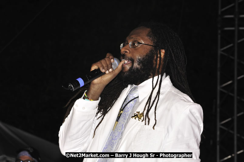  Tarrus Riley - Live in Concert - at the One Love Reggae Concert Series 09/10 @ Negril Escape Resort & Spa - Also Featuring: Mistic Bowie, Monday Justice, Cash, Dean Frazier - DJ Gemini - MC Oliver Cargill, Negril Escape Resort & Spa, One Love Drive, West End, Negril, Westmoreland, Jamaica W.I. - Tuesday, November 17, 2009 - Photographs by Net2Market.com - Barry J. Hough Sr, Photographer / Photojournalist - Photos taken with a Nikon D70, D100, or D300 - Negril Travel Guide, Negril Jamaica WI - http://www.negriltravelguide.com - info@negriltravelguide.com...!