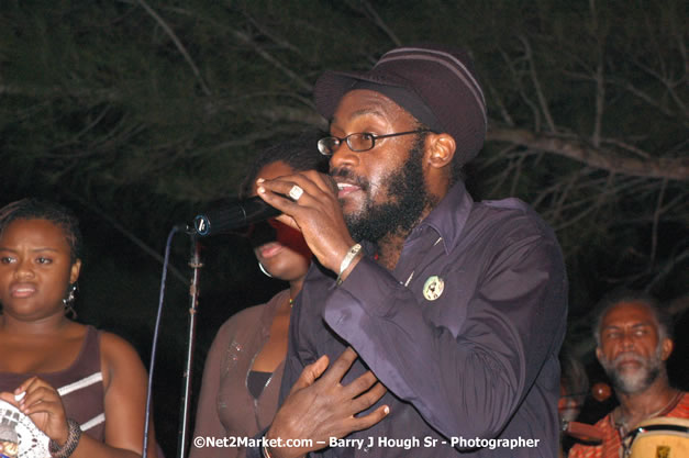 Tarrus Riley, Jimmy Riley, and Dwayne Stephensen - Money Cologne Promotions in association with "British Link Up" presents Summer Jam featuring She's Royal Tarrus Riley & Jimmy Riley - Plus Ras Slick, Sham Dawg, and Whiskey Bagio @ Roots Bamboo, Norman Manley Boulevard, Negril, Jamaica W.I. - Backed up Dean Fraser & The Hurricanne Band - MC Barry G and Rev. BB - July 25, 2007 - Negril Travel Guide.com, Negril Jamaica WI - http://www.negriltravelguide.com - info@negriltravelguide.com...!