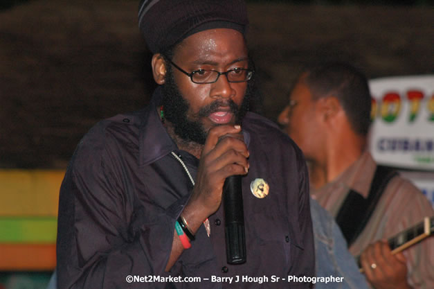 Tarrus Riley, Jimmy Riley, and Dwayne Stephensen - Money Cologne Promotions in association with "British Link Up" presents Summer Jam featuring She's Royal Tarrus Riley & Jimmy Riley - Plus Ras Slick, Sham Dawg, and Whiskey Bagio @ Roots Bamboo, Norman Manley Boulevard, Negril, Jamaica W.I. - Backed up Dean Fraser & The Hurricanne Band - MC Barry G and Rev. BB - July 25, 2007 - Negril Travel Guide.com, Negril Jamaica WI - http://www.negriltravelguide.com - info@negriltravelguide.com...!