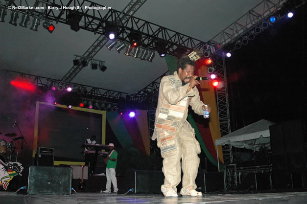 Izniga - Ignition - The Internation Fire Blazes - Friday, July 21, 2006 - Montego Bay, Jamaica - Negril Travel Guide, Negril Jamaica WI - http://www.negriltravelguide.com - info@negriltravelguide.com...!