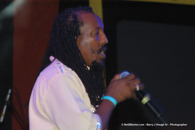 Mackie Conscious - Ignition - The Internation Fire Blazes - Friday, July 21, 2006 - Montego Bay, Jamaica - Negril Travel Guide, Negril Jamaica WI - http://www.negriltravelguide.com - info@negriltravelguide.com...!