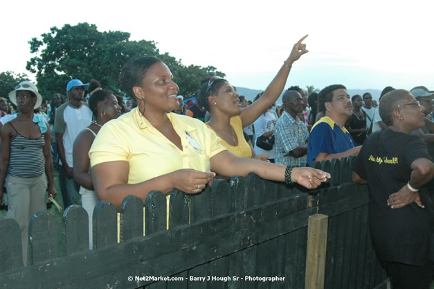 The Ministry of Toursim & The Jamaica Tourist Board present Tourism Awareness Concert in Commemoration of the Start of the 07/08 Winter Tourist Season - Guest Performers: Third World, Tessane Chin, Etana, Assassin, One Third, Christopher Martin, Gumption Band - Saturday, December 15, 2007 - Old Hospital Site, on the Hip Strip, Montego Bay, Jamaica W.I. - Photographs by Net2Market.com - Barry J. Hough Sr, Photographer - Negril Travel Guide, Negril Jamaica WI - http://www.negriltravelguide.com - info@negriltravelguide.com...!