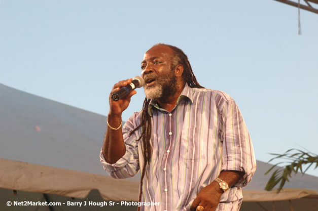 Freddie McGregor @ Western Consciousness 2007 - Presented by King of Kings Productons - Saturday, April 28, 2007 - Llandilo Cultural Centre, Savanna-La-Mar, Westmoreland, Jamaica W.I. - Negril Travel Guide, Negril Jamaica WI - http://www.negriltravelguide.com - info@negriltravelguide.com...!