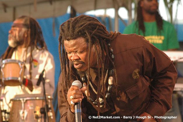 Luciano @ Western Consciousness 2007 - Presented by King of Kings Productons - Saturday, April 28, 2007 - Llandilo Cultural Centre, Savanna-La-Mar, Westmoreland, Jamaica W.I. - Negril Travel Guide, Negril Jamaica WI - http://www.negriltravelguide.com - info@negriltravelguide.com...!