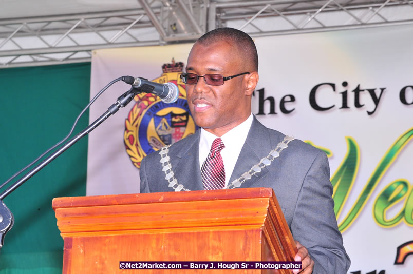 The City of Montego Bay Welcomes Our 2008 Olympians - Western Motorcade - Civic Ceremony - A Salute To Our Beijing Heros - Sam Sharpe Square, Montego Bay, Jamaica - Tuesday, October 7, 2008 - Photographs by Net2Market.com - Barry J. Hough Sr. Photojournalist/Photograper - Photographs taken with a Nikon D300 - Negril Travel Guide, Negril Jamaica WI - http://www.negriltravelguide.com - info@negriltravelguide.com...!