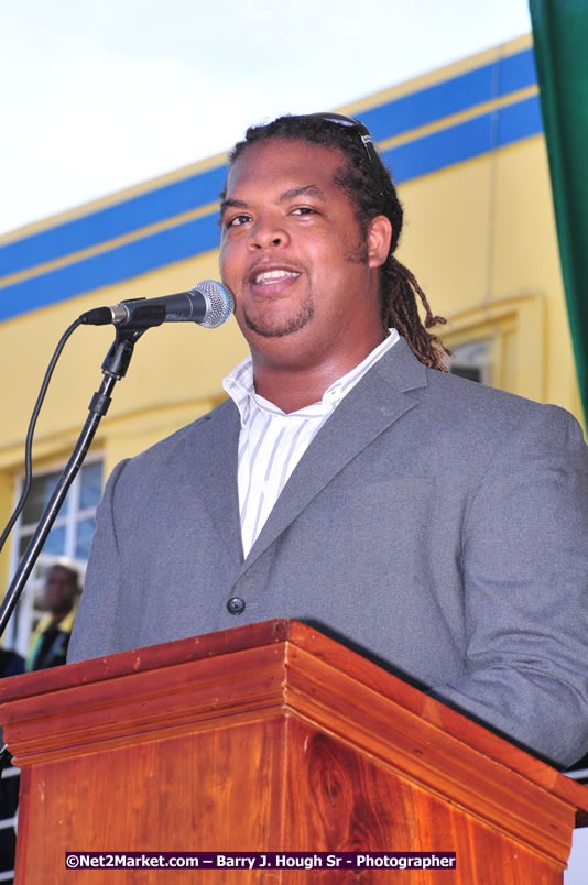 The City of Montego Bay Welcomes Our 2008 Olympians - Western Motorcade - Civic Ceremony - A Salute To Our Beijing Heros - Sam Sharpe Square, Montego Bay, Jamaica - Tuesday, October 7, 2008 - Photographs by Net2Market.com - Barry J. Hough Sr. Photojournalist/Photograper - Photographs taken with a Nikon D300 - Negril Travel Guide, Negril Jamaica WI - http://www.negriltravelguide.com - info@negriltravelguide.com...!