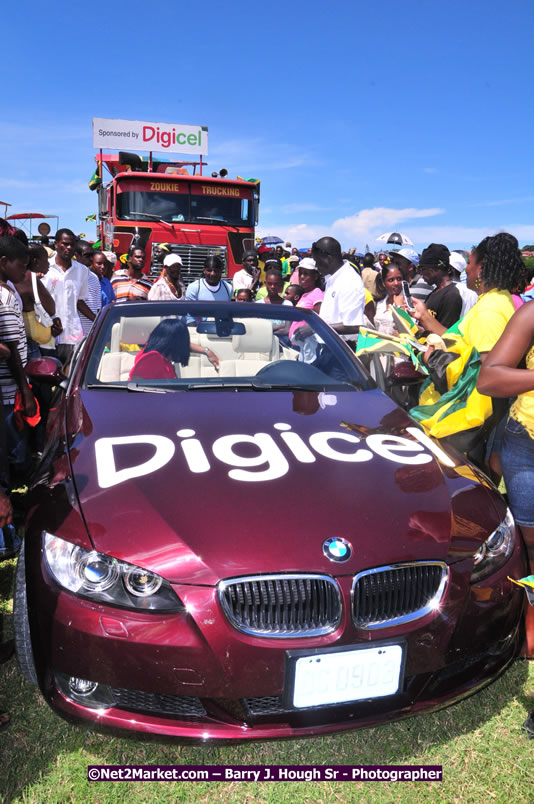 The City of Montego Bay Welcomes Our 2008 Olympians - Western Motorcade - Civic Ceremony - A Salute To Our Beijing Heros - Sam Sharpe Square, Montego Bay, Jamaica - Tuesday, October 7, 2008 - Photographs by Net2Market.com - Barry J. Hough Sr. Photojournalist/Photograper - Photographs taken with a Nikon D300 - Negril Travel Guide, Negril Jamaica WI - http://www.negriltravelguide.com - info@negriltravelguide.com...!